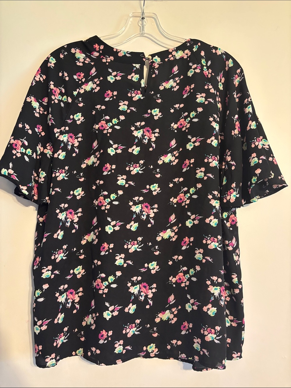 Sara Michelle Black Floral Flutter-Sleeve Tunic - Picture 4 of 4